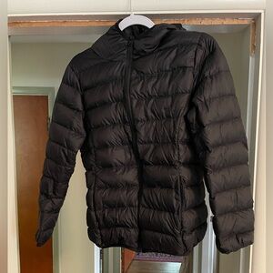 Lululemon black puffer jacket.
